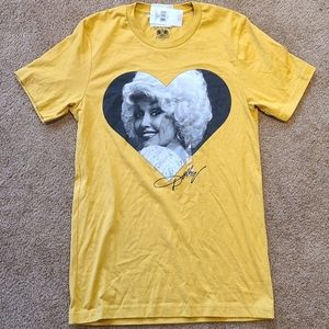 Dolly Tee